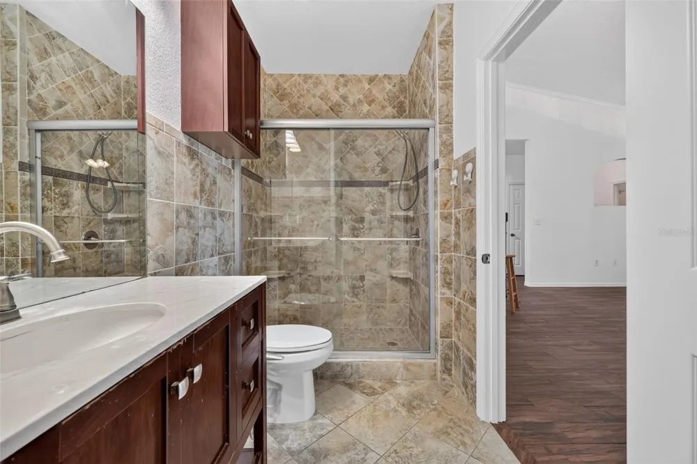 10103 COURTNEY OAKS CIRCLE #302 Tampa, FL 33619