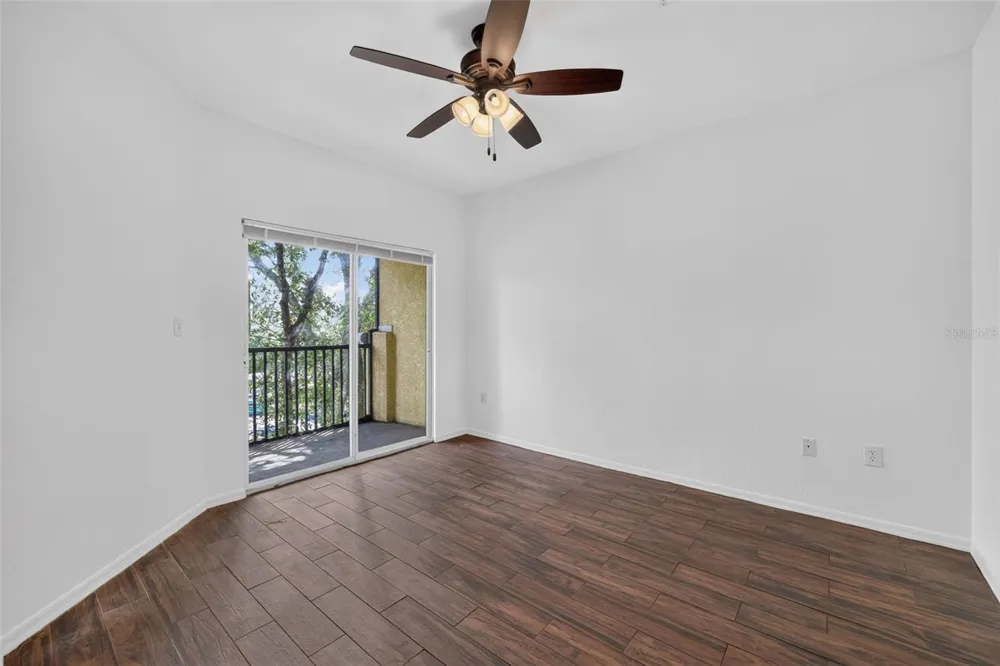 10103 COURTNEY OAKS CIRCLE #302 Tampa, FL 33619