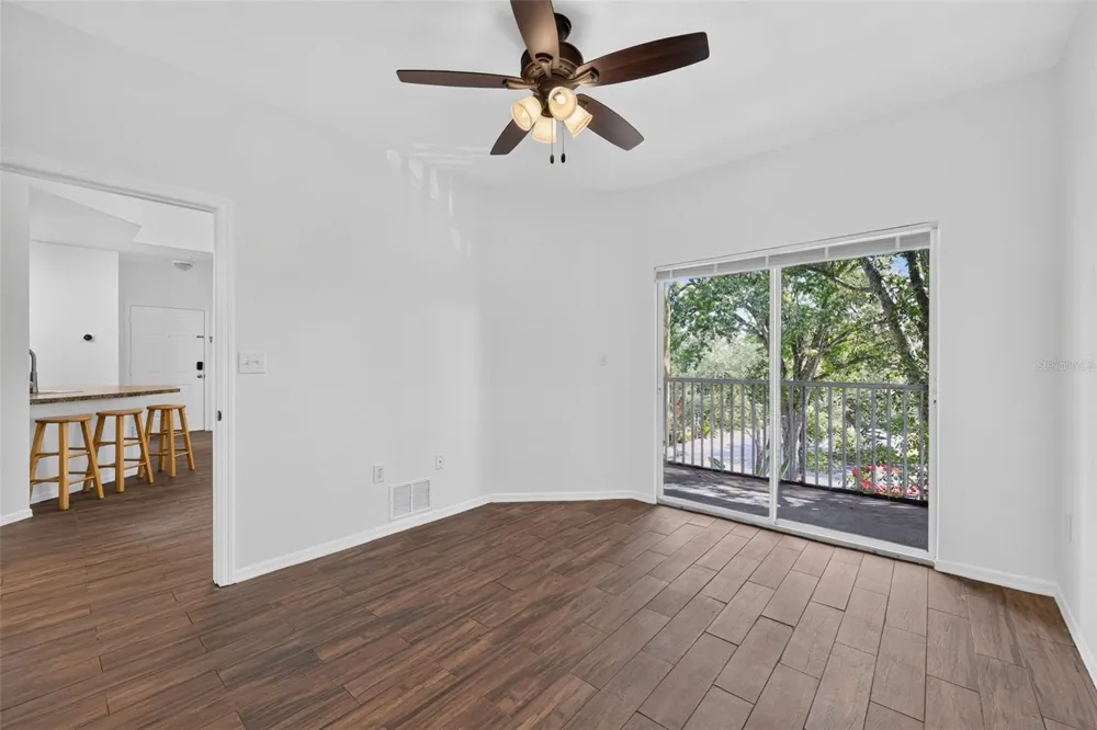 10103 COURTNEY OAKS CIRCLE #302 Tampa, FL 33619