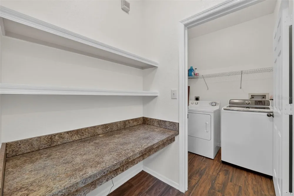 10103 COURTNEY OAKS CIRCLE #302 Tampa, FL 33619