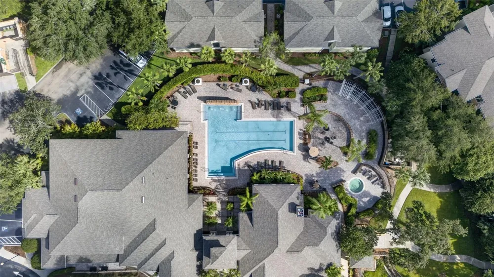 10103 COURTNEY OAKS CIRCLE #302 Tampa, FL 33619