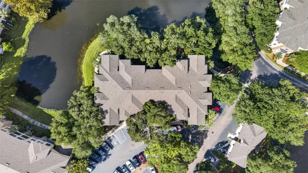10103 COURTNEY OAKS CIRCLE #302 Tampa, FL 33619