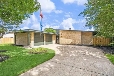 403 Shirleen Drive