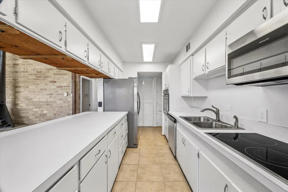 403 Shirleen Drive Seabrook, TX 77586