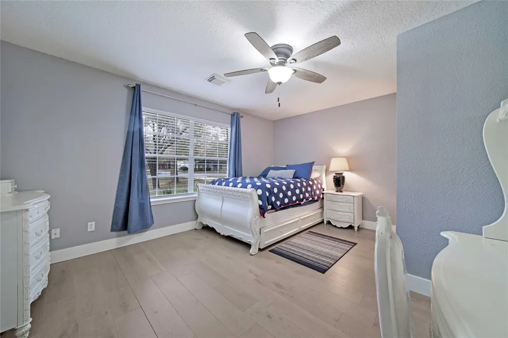 6003 Weisinger Drive Magnolia, TX 77354