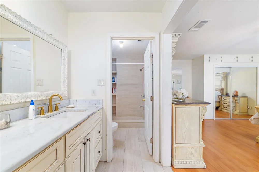 7711 Miller Glen Lane Houston, TX 77072