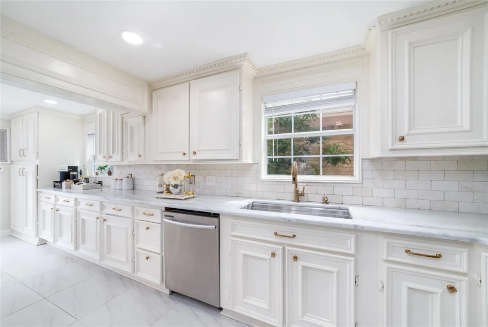 7711 Miller Glen Lane Houston, TX 77072