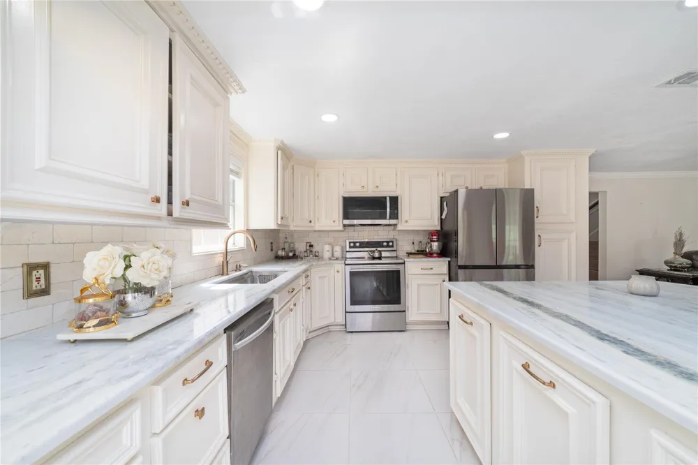7711 Miller Glen Lane Houston, TX 77072