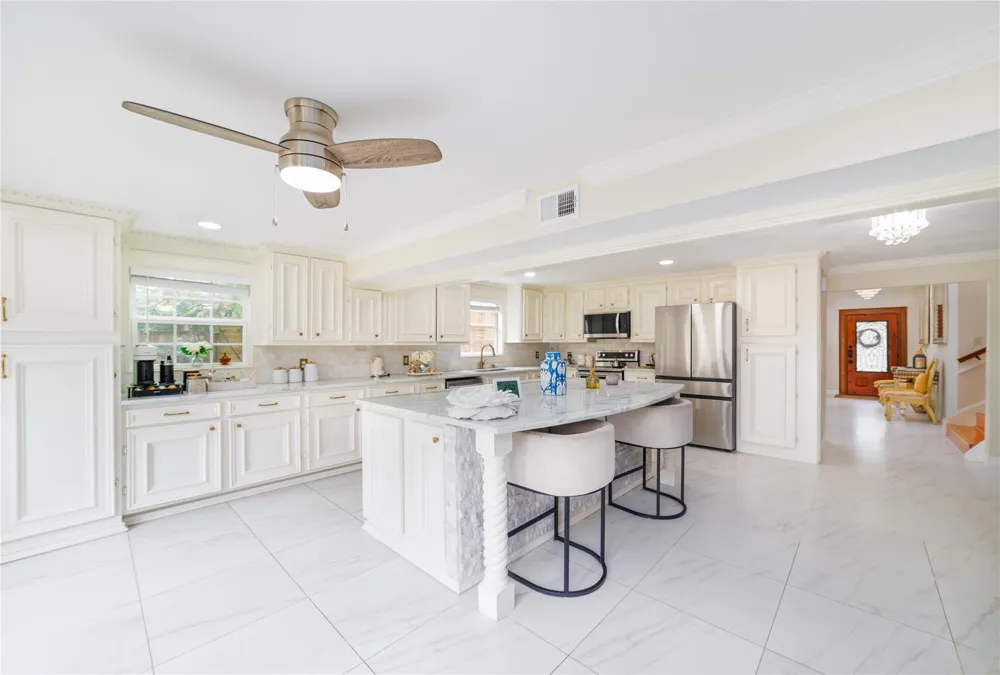 7711 Miller Glen Lane Houston, TX 77072