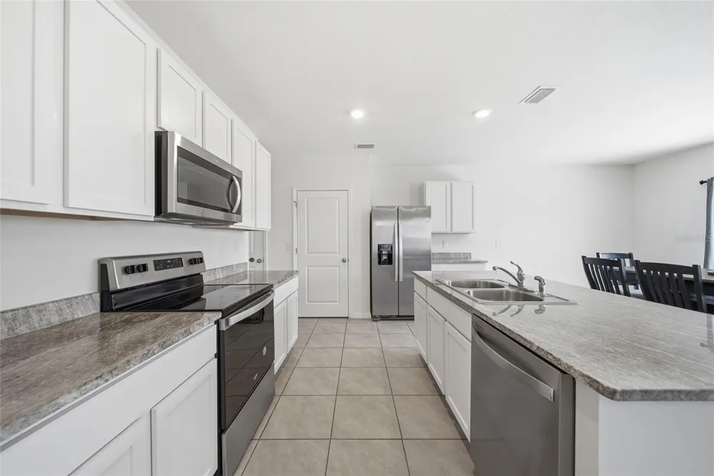 16353 SILENT SANDS LANE Odessa, FL 33556