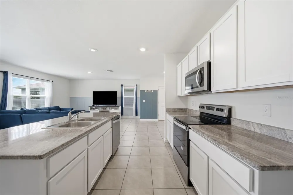 16353 SILENT SANDS LANE Odessa, FL 33556