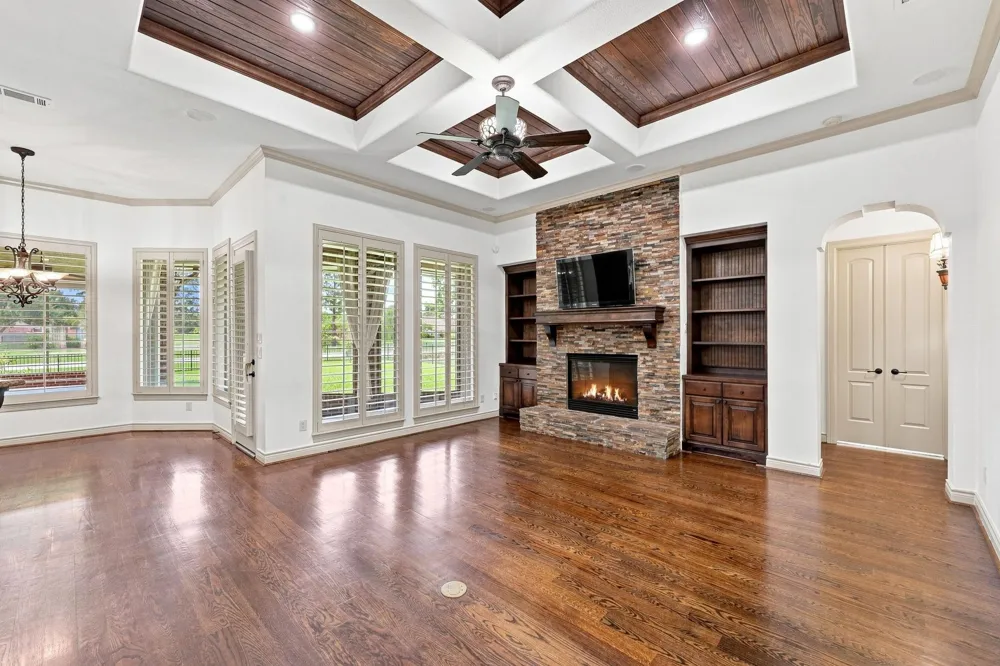 5411 Woodbury Street Weston Lakes, TX 77441