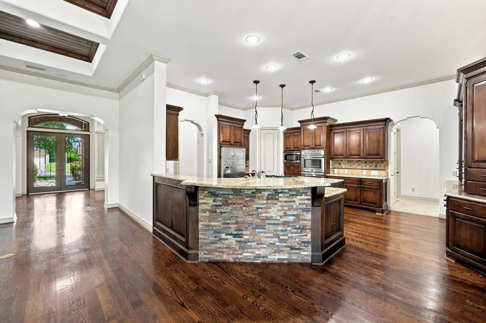 5411 Woodbury Street Weston Lakes, TX 77441