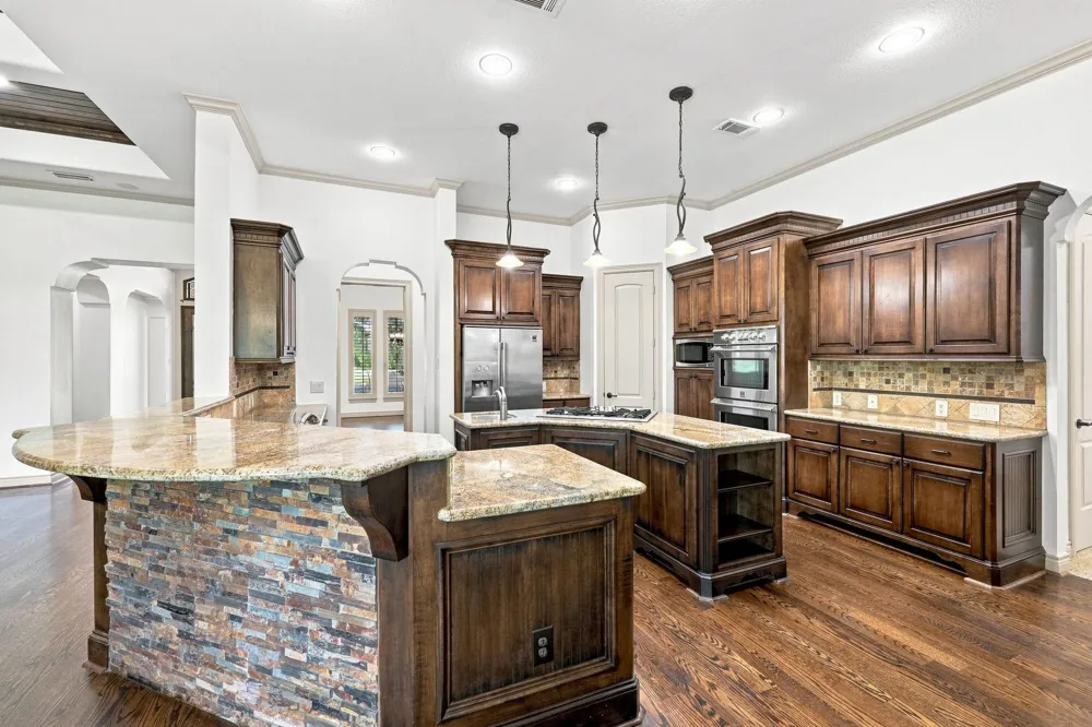 5411 Woodbury Street Weston Lakes, TX 77441