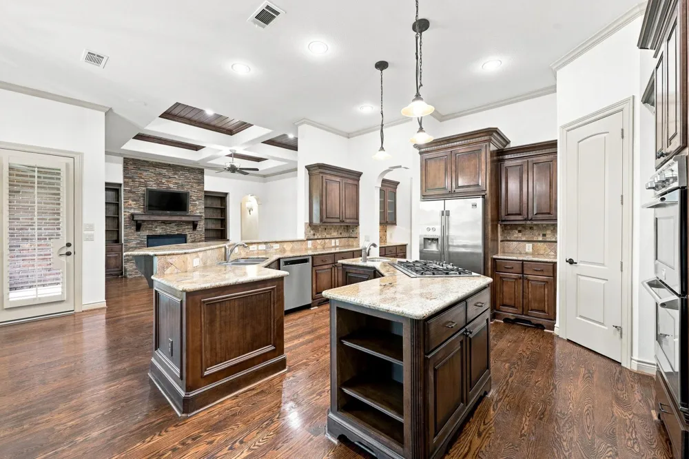 5411 Woodbury Street Weston Lakes, TX 77441