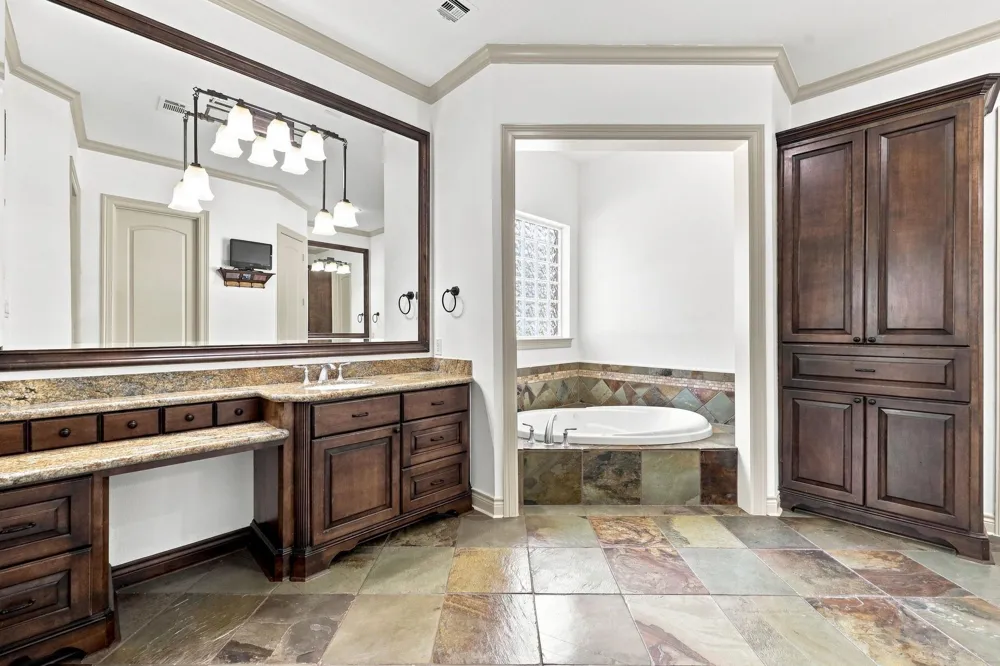 5411 Woodbury Street Weston Lakes, TX 77441