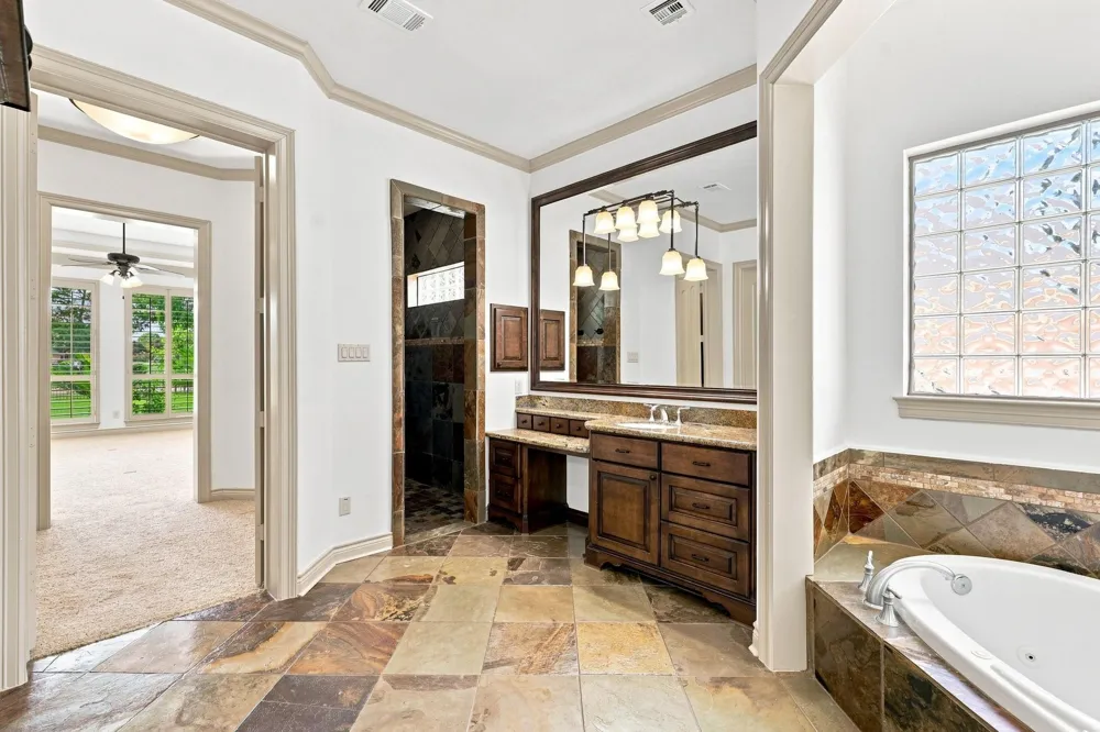 5411 Woodbury Street Weston Lakes, TX 77441