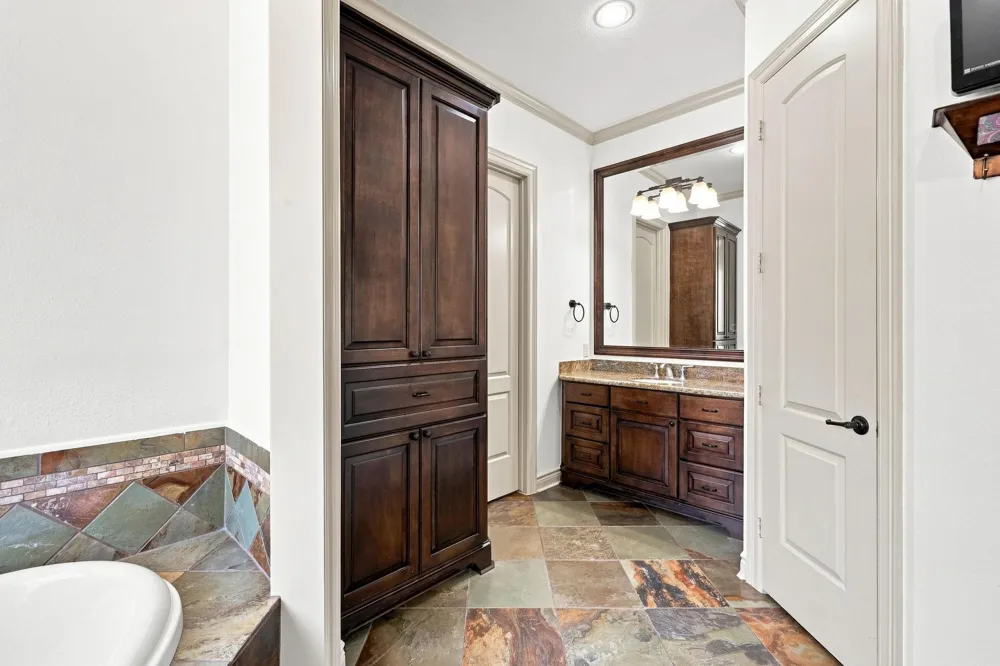 5411 Woodbury Street Weston Lakes, TX 77441