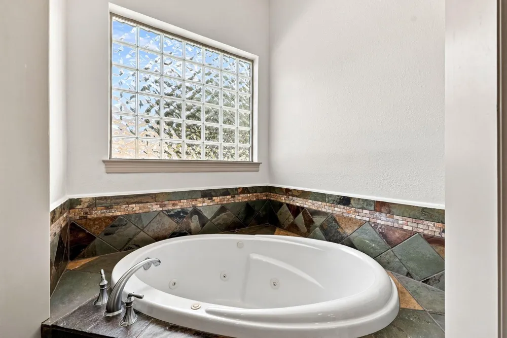 5411 Woodbury Street Weston Lakes, TX 77441