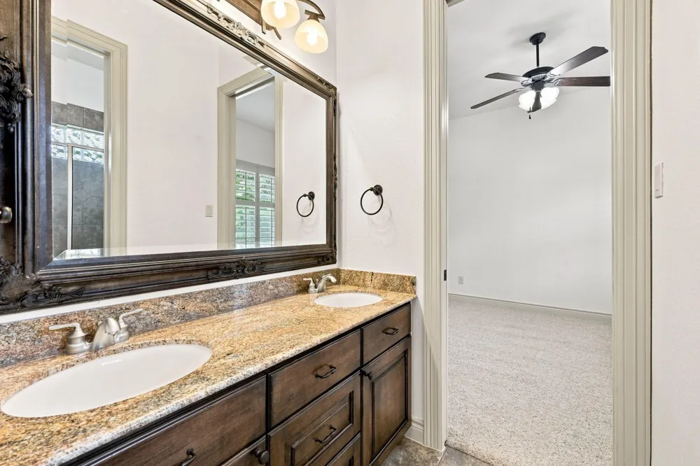 5411 Woodbury Street Weston Lakes, TX 77441
