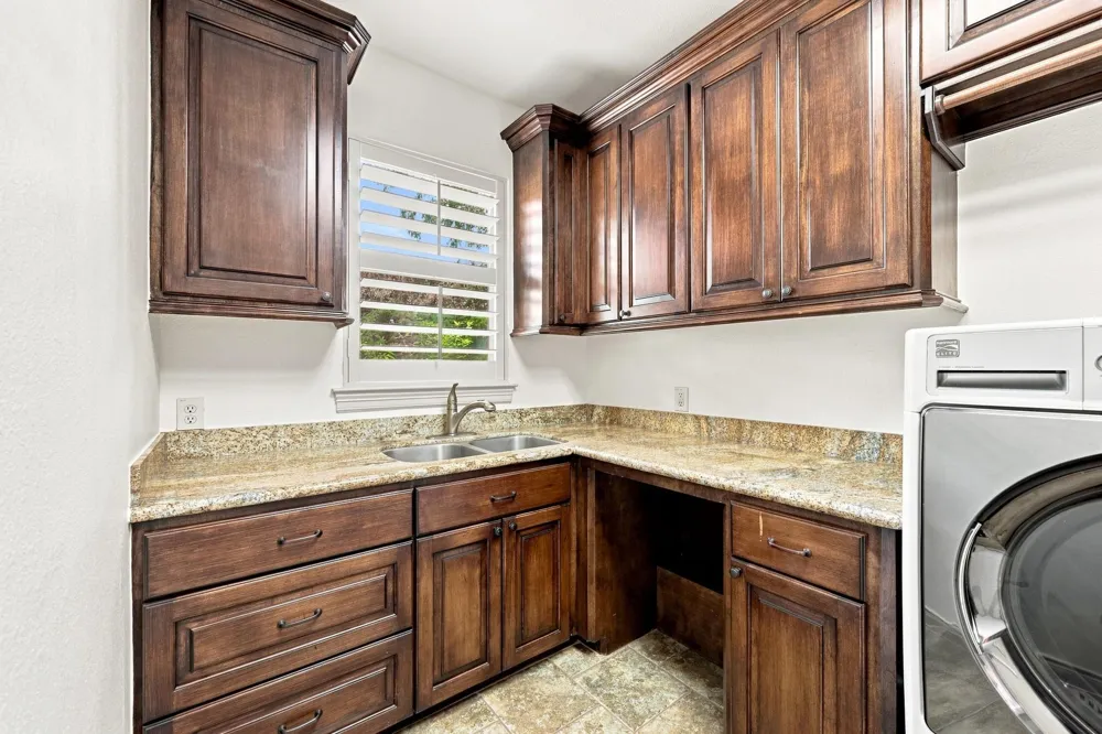 5411 Woodbury Street Weston Lakes, TX 77441