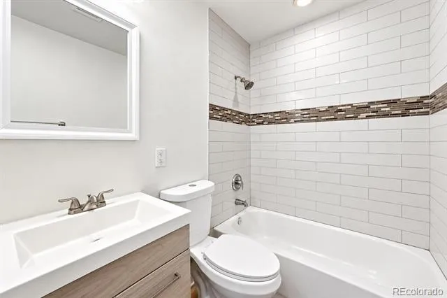 2631 S Green Court Denver, CO 80219