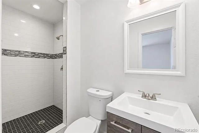2631 S Green Court Denver, CO 80219
