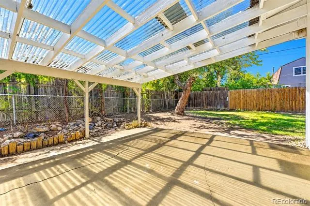 2631 S Green Court Denver, CO 80219