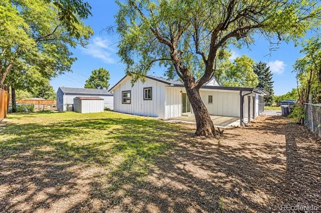 2631 S Green Court Denver, CO 80219