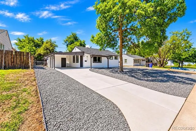 2631 S Green Court Denver, CO 80219