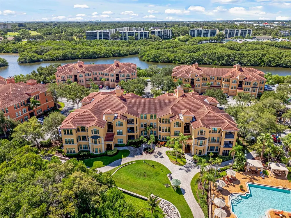 2724 VIA MURANO #615 Clearwater, FL 33764