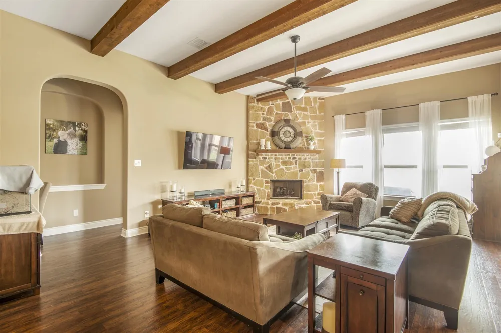321 Westwood Drive League City, TX 77573