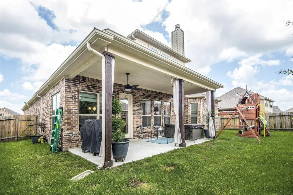 321 Westwood Drive League City, TX 77573