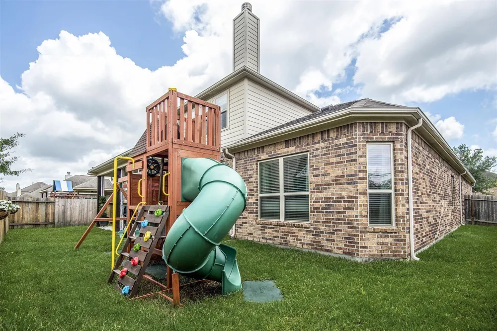 321 Westwood Drive League City, TX 77573