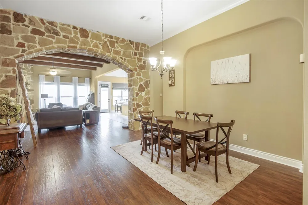 321 Westwood Drive League City, TX 77573