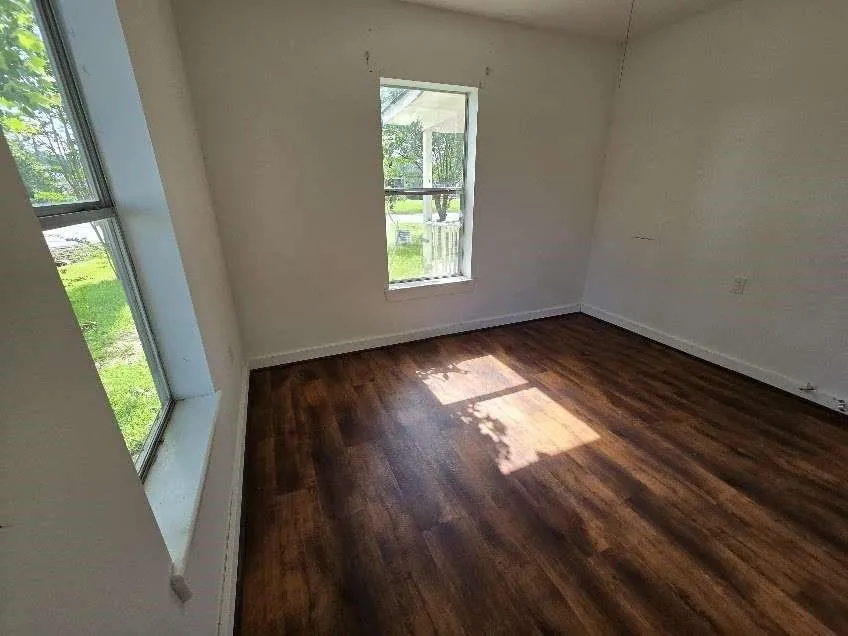 200 S Magnolia Street Highlands, TX 77562