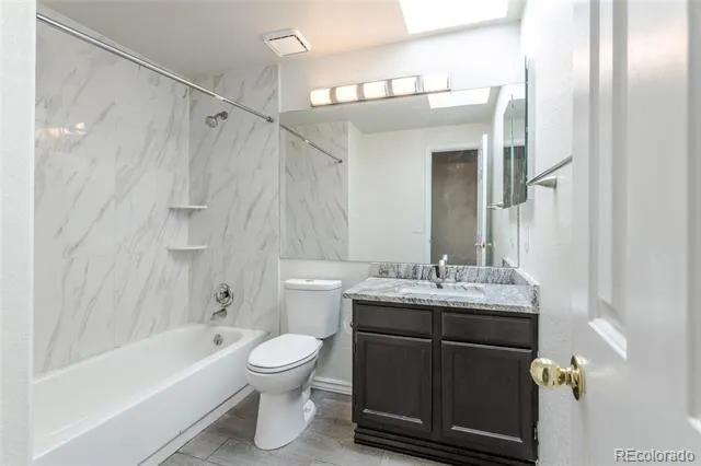 4984 S Dunkirk Way Centennial, CO 80015