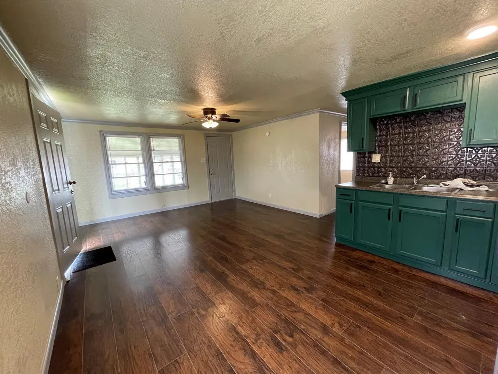 609 Avenue D Freeport, TX 77541