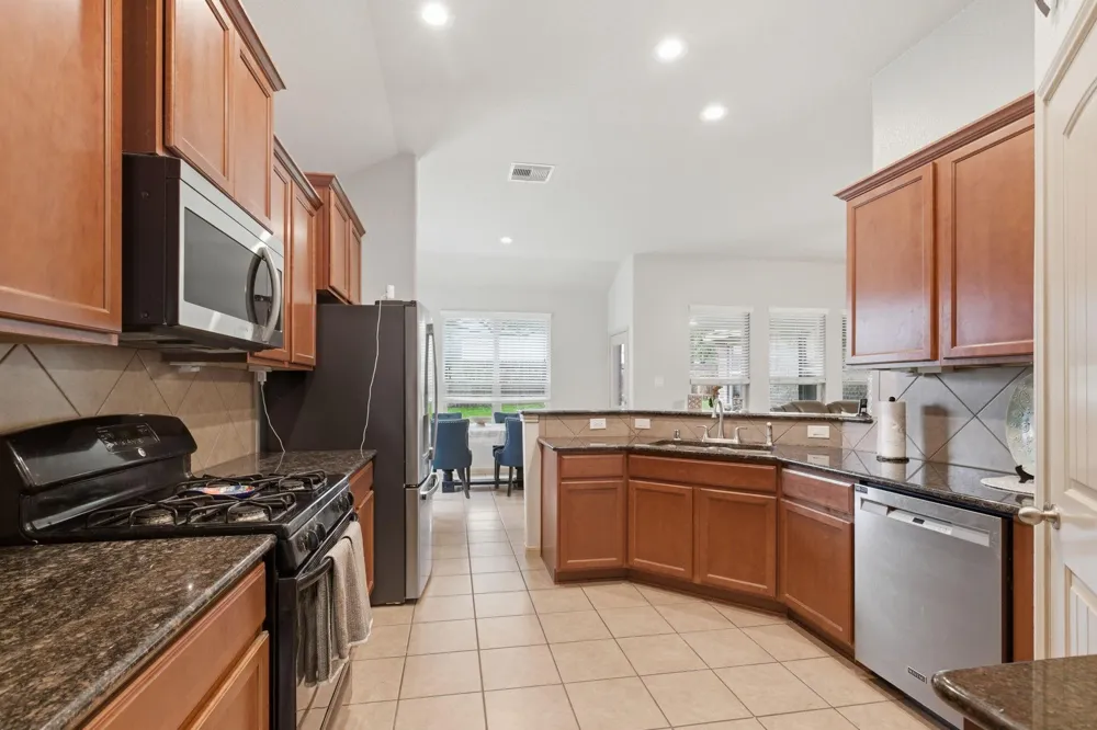 22054 Mission Canyon Lane Porter, TX 77365