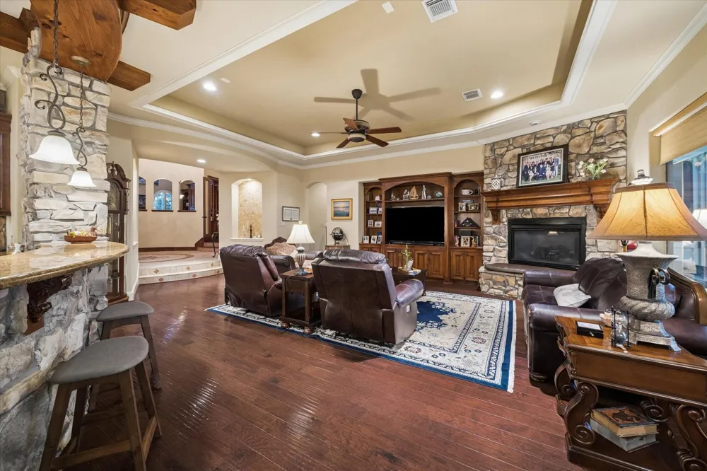 53 New Oak Trail Humble, TX 77346