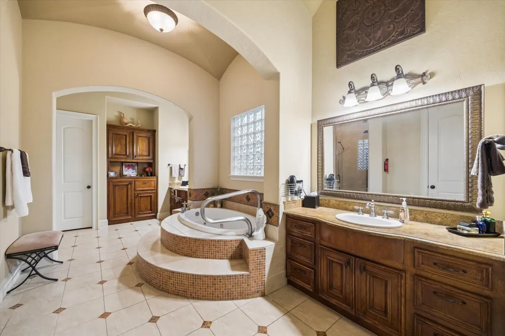 53 New Oak Trail Humble, TX 77346