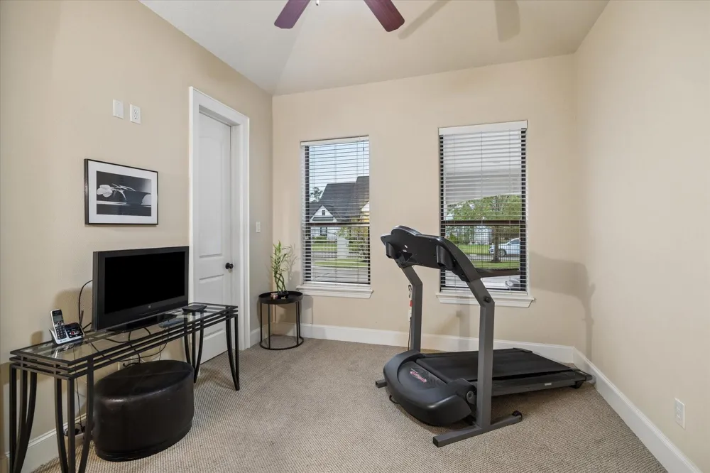 53 New Oak Trail Humble, TX 77346
