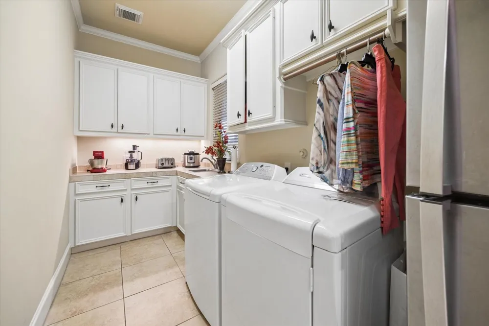 53 New Oak Trail Humble, TX 77346