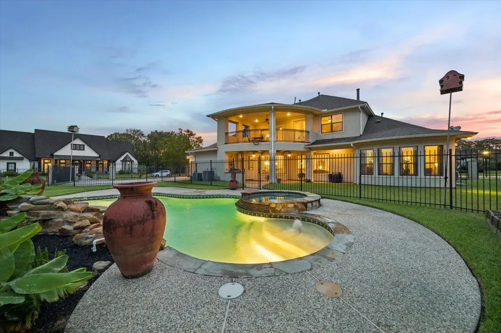 53 New Oak Trail Humble, TX 77346