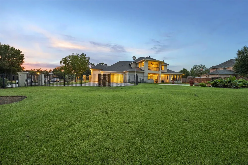 53 New Oak Trail Humble, TX 77346