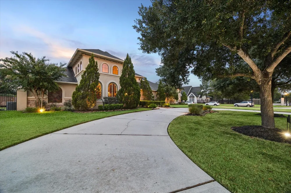 53 New Oak Trail Humble, TX 77346