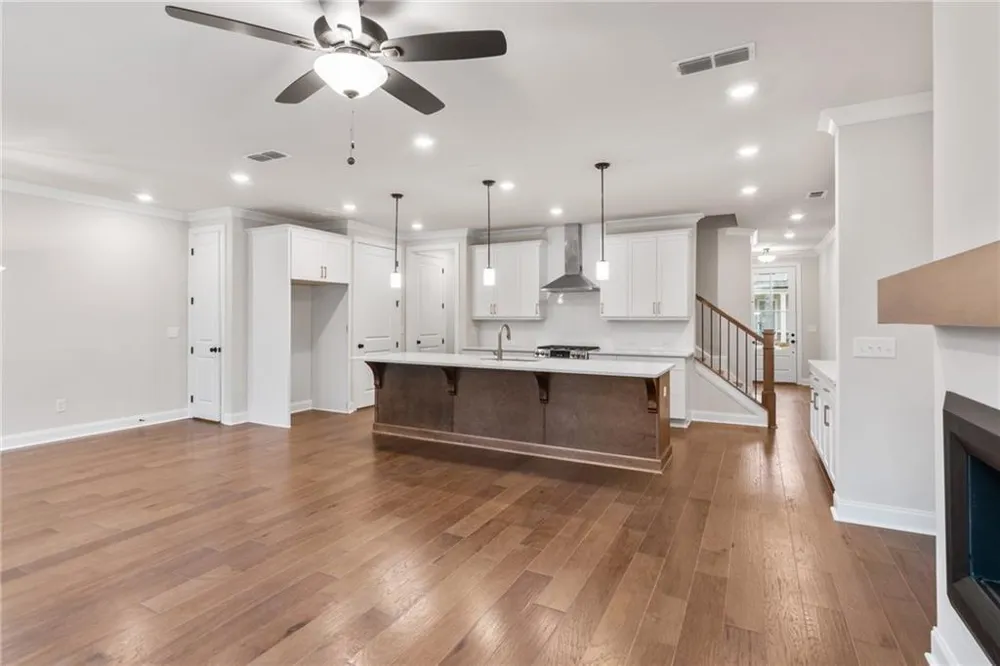 5693 Broad River View #443 Peachtree Corners, GA 30092
