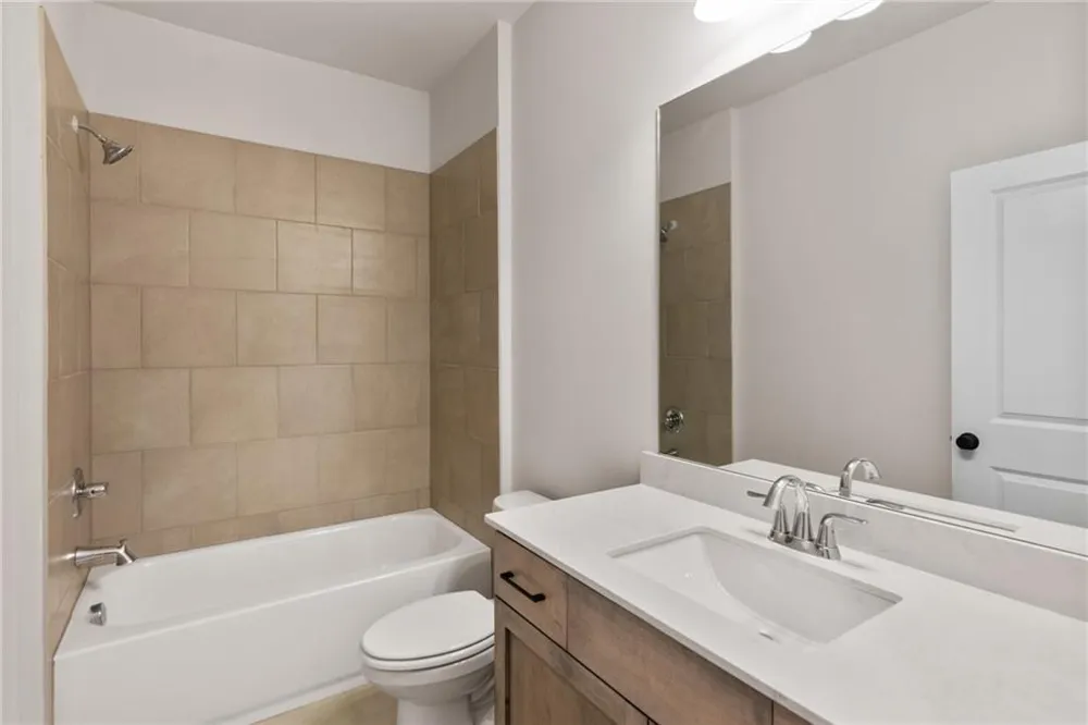 5693 Broad River View #443 Peachtree Corners, GA 30092