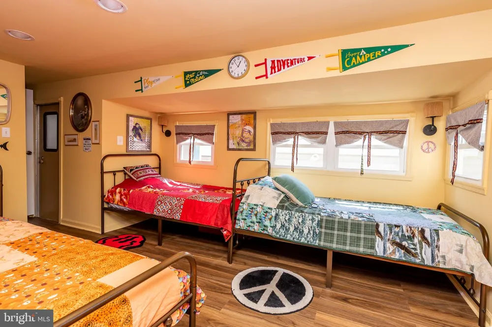 JELLYSTONE AVENUE Falling Waters, WV 25419