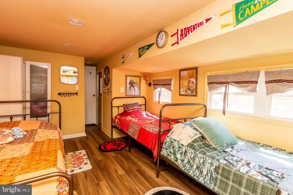 JELLYSTONE AVENUE Falling Waters, WV 25419